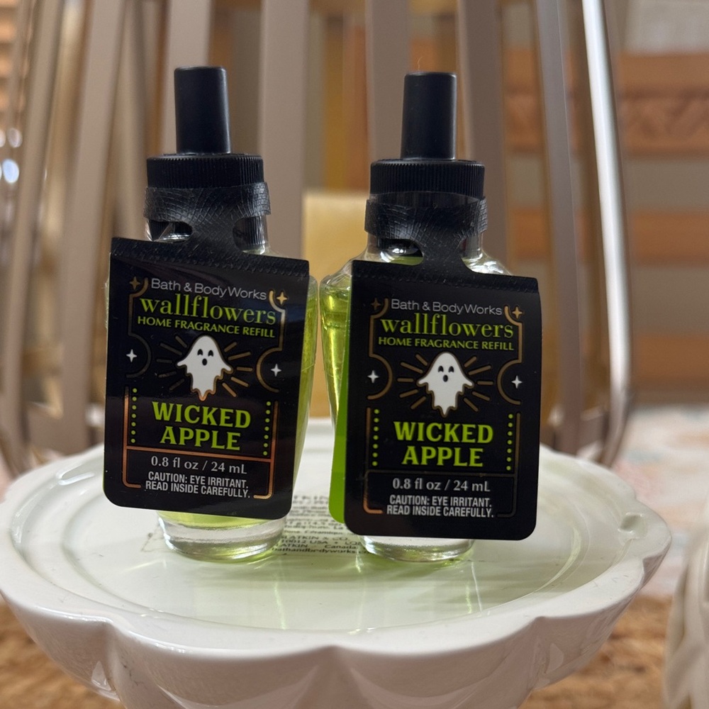 Bath & Body Works Wicked Apple Wallflowers Refill set of 2